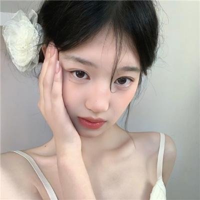 湖泊上的日出